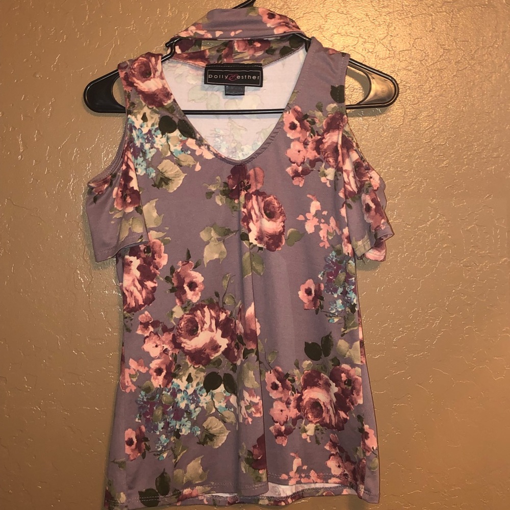 Floral women’s top with choker